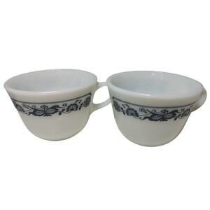 Vintage Pyrex Corning Coffee Cups‎ Milk Glass Old Town Blue Onion Set of Two SEE